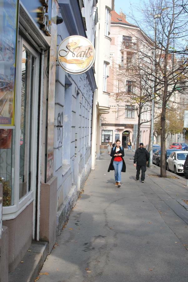 7 Bubenecska * Praga